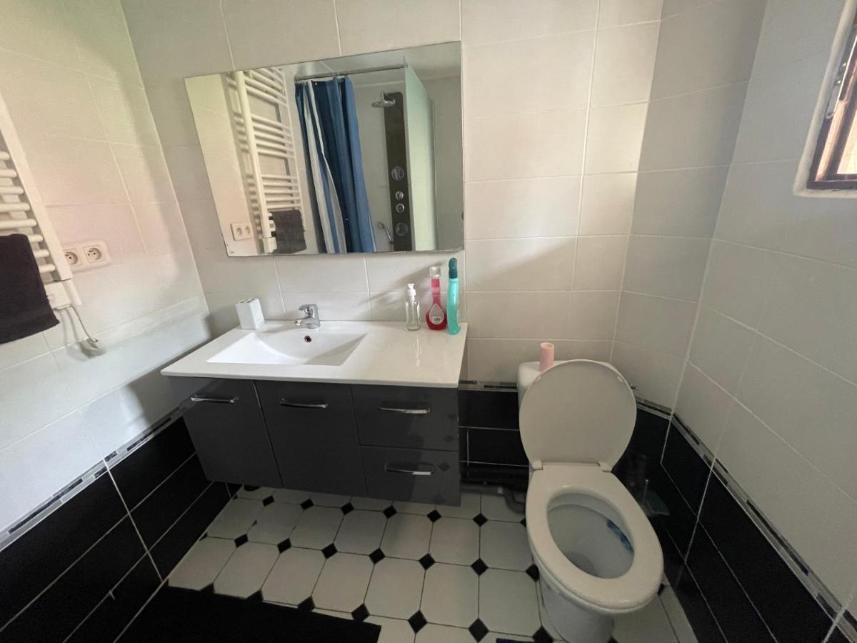 סן-דני Agreable Appartement Dans Une Maison מראה חיצוני תמונה