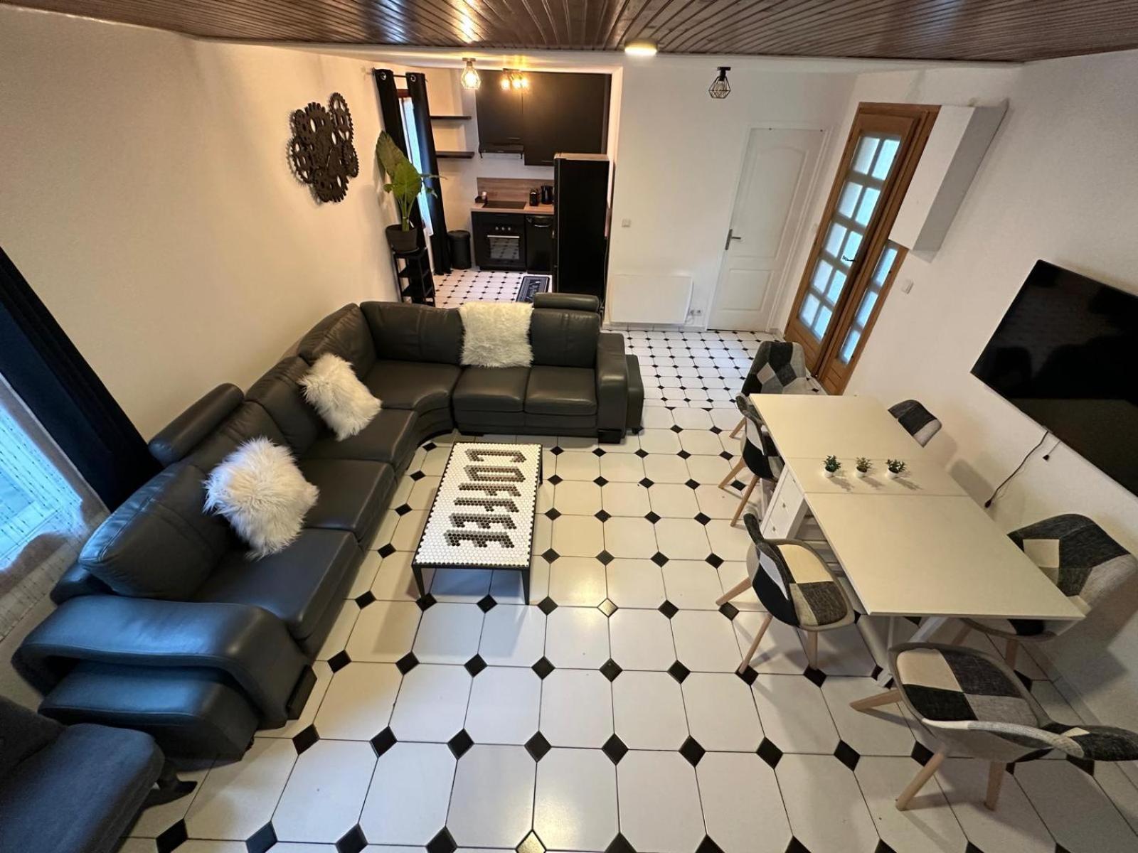 סן-דני Agreable Appartement Dans Une Maison מראה חיצוני תמונה