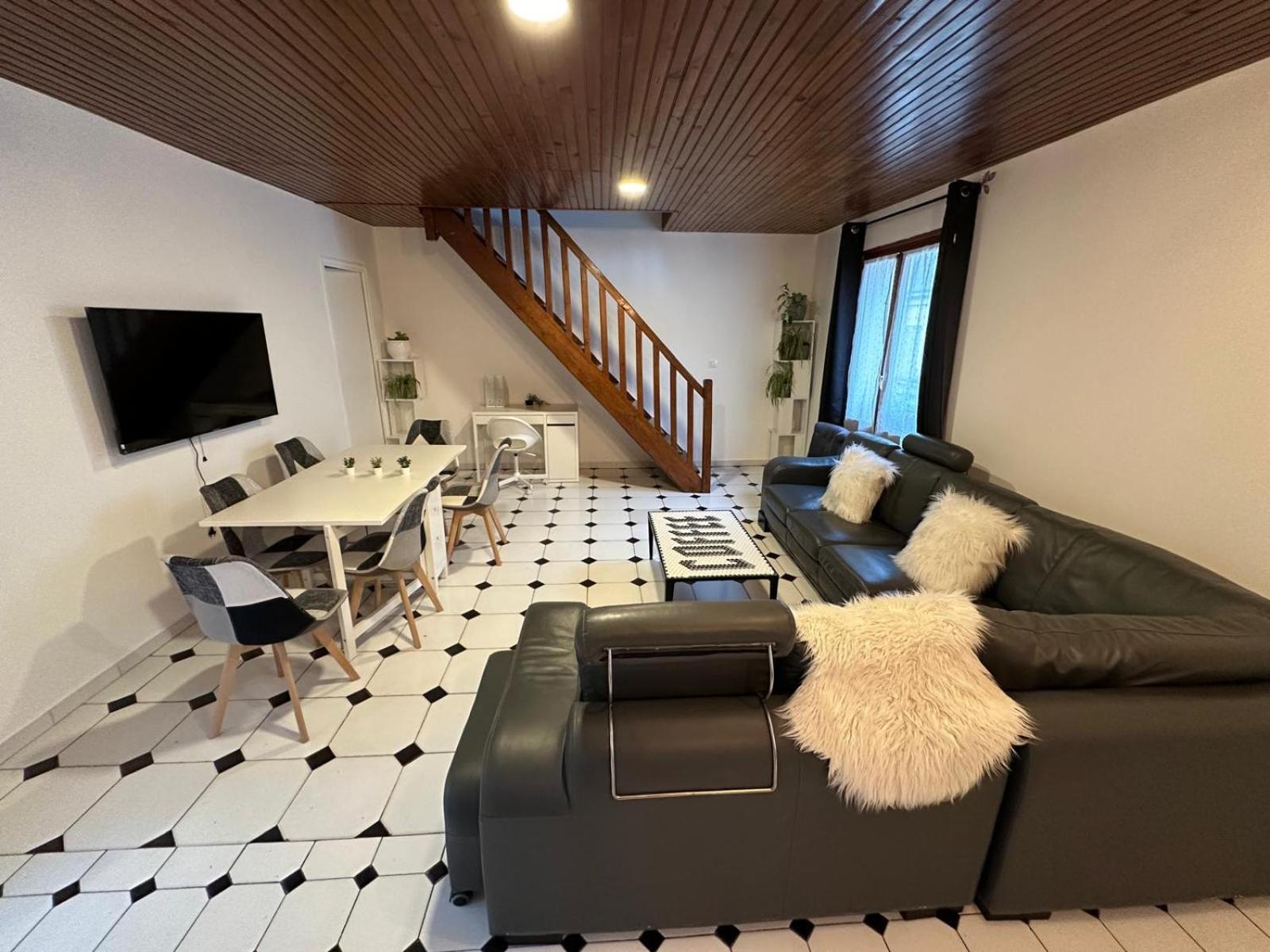סן-דני Agreable Appartement Dans Une Maison מראה חיצוני תמונה