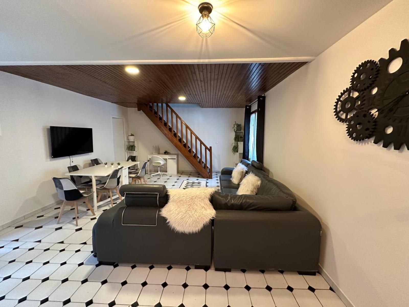 סן-דני Agreable Appartement Dans Une Maison מראה חיצוני תמונה
